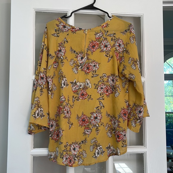 Flowy sleeve, loose blouse. Floral design size M - Picture 3 of 4